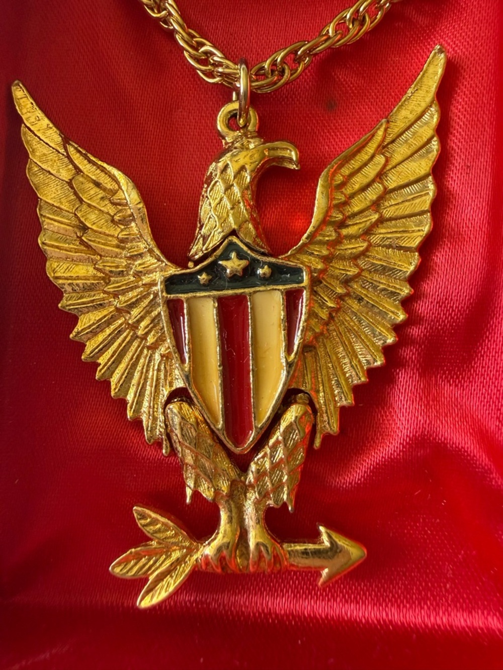 Vintage American Bald Eagle Necklace Gold Tone 24" Chain Flag Shield Articulated